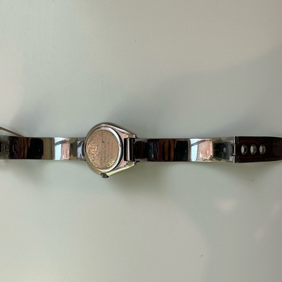 💎 Authentic Gucci Vintage 6700L 26mm Watch - Picture 9 of 13